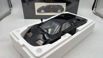 KK-Scale 1:12 - Modelauto - Bugatti EB110 1991 - (cod.P25), Nieuw
