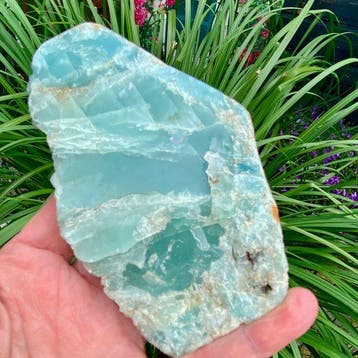 Groot massief stuk aquamarijn 1780ct. Kristalcluster -
