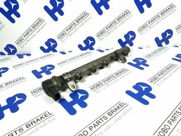Common rail A 642 070 2495, Ophalen of Verzenden, Gebruikt, Mercedes-Benz