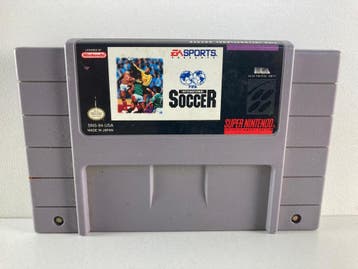 Fifa International Soccer SNS-84-USA Morgen in huis!, Ophalen of Verzenden, Zo goed als nieuw