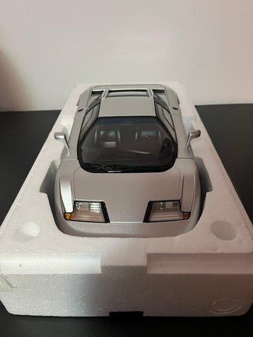 KK-Scale 1:12 - Modelauto - Bugatti EB 110 (1991), Nieuw