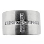 Witgouden ring met kruis van diamanten 0,60 ct., 18 tot 19, Gebruikt, Overige kleuren, Ophalen of Verzenden