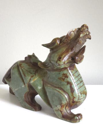 Handgesneden Chinees Jade Beeld Pixiu – 23 cm, Natuurlijk materiaal, Verzenden, Handgemaakt, Beeld