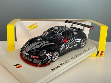 Spark 1:43 - Modelauto - Porsche 911 GT3 R #83 Team SMG, Nieuw