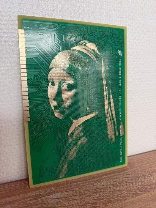Imbue (1988) - Girl With A Pcb, Antiek en Kunst, Kunst | Designobjecten