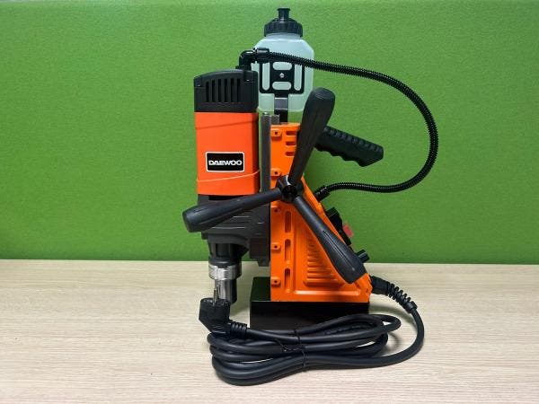 Veiling - Daewoo kernboormachine magnetisch DAMCD1600, Doe-het-zelf en Verbouw, Gereedschap | Boormachines