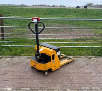 Compacte Jungheinrich palletwagen met lepel lengte 80cm, Verzenden, Gebruikt