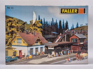 Faller H0 90 – Bahnhof-Set „Blumenfeld“ –, Nieuw