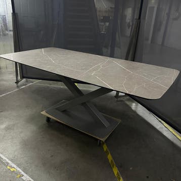 Eettafel Oxxi - Ongebruikt, Kunststof, 100 tot 150 cm, Ophalen of Verzenden, Zo goed als nieuw