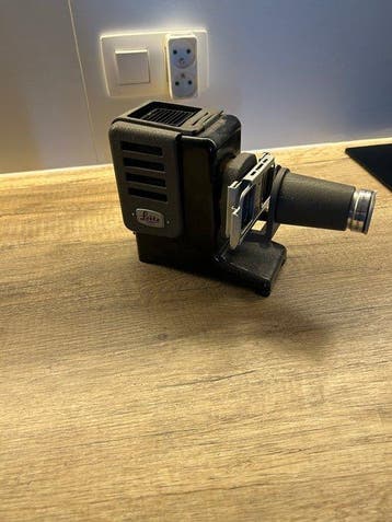 Leitz Prado + Hektor 8,5 cm f/2.5 -> Projector