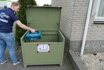 Metalen tuinberging + ijzer slot!, Ophalen, Nieuw