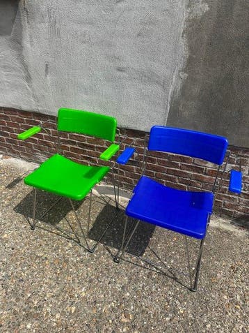 Lexis - Andries Van Onck - Stoel (2) - v-line - Plastic,