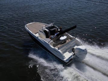 Quicksilver 675 Sundeck - 300 pk Mercury | 90 km/u | 360 hr., Watersport en Boten, Gebruikt, Quicksilver, 70 pk of meer, Viertaktmotor