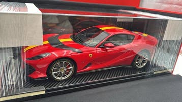 BBR 1:12 - Modelauto - Ferrari 812 Competizione Rosso Corsa,, Nieuw