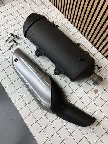 Piaggio Beverly 350 Uitlaat 1A0098635 - Gebruikt Default, Ophalen of Verzenden, Nieuw