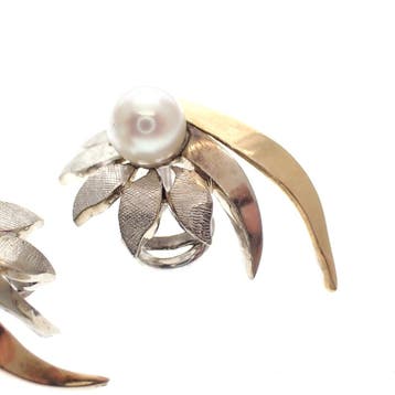 Vintage bicolor gouden oorclips met parel (Oorbellen), Gebruikt, Ophalen of Verzenden, Met edelsteen, Goud