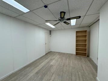 Instapklare kantoorruimte van 20 m² in de Sparndammerbuurt, Huur, Kantoorruimte