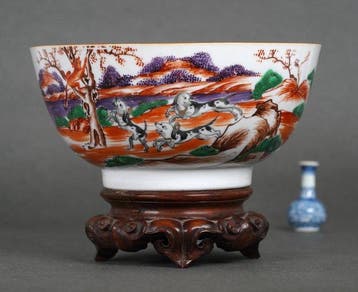 Qianlong (1735-1796) - Kom - Six Dogs Chasing two Foxes that, Antiek en Kunst