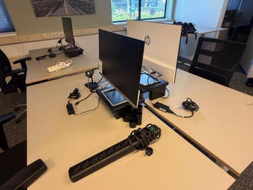 Online veiling: HP, 27fw, monitor (2 stuks), Computers en Software, Overige Computers en Software, Nieuw