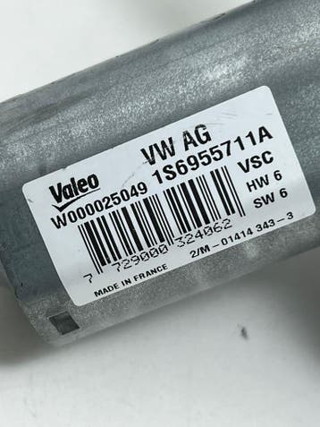 Ruitenwisser motor achter VW UP 1.0i bj2014 Artnr.1S6955711A, Gebruikt, Volkswagen