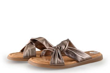 Unisa Slippers in maat 40 Goud, Kleding | Dames, Slippers, Overige kleuren, Verzenden, Zo goed als nieuw