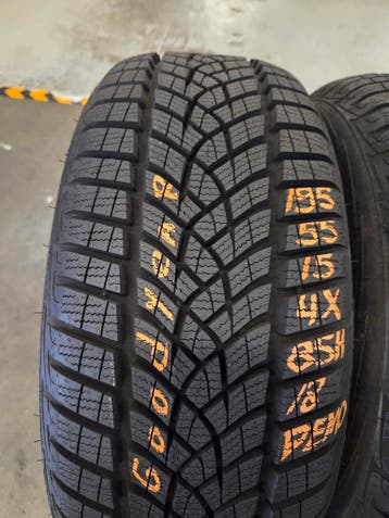 195/55/15 85H GOODYEAR WINTERBANDEN 9MM PROFIEL 4X, Ophalen, 15 inch, Nieuw, Winterbanden