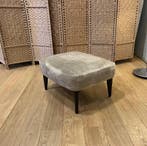 NIEUWSTAAT Minotti Aston Hocker + GARANTIE NP €1750, Minder dan 50 cm, Ophalen of Verzenden, Zo goed als nieuw, Stof