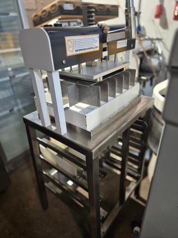 Bakkerij Sinmag Europe deegverdeler, Nieuw in verpakking, Bakkerij en Slagerij
