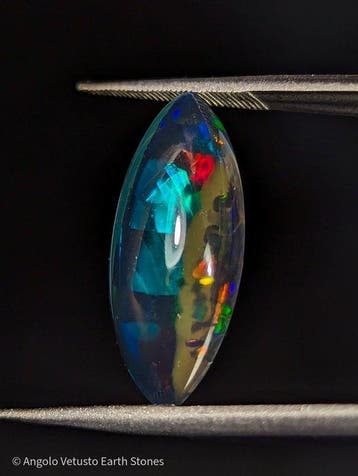 3.50 ct - Prachtige natuurlijke zwarte gerookte opaal, met