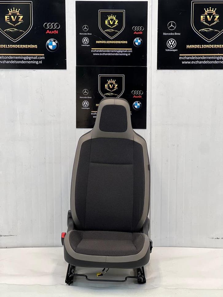 VW UP! bekledingstoel links voor bj.2014 art.1S0881105AD, Auto-onderdelen, Interieur en Bekleding, Gebruikt, Volkswagen