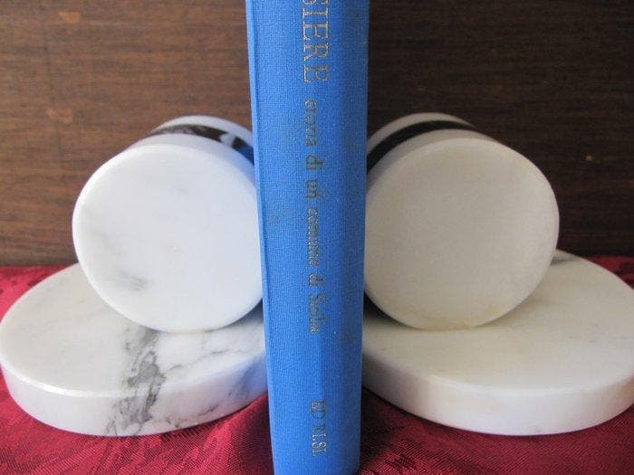 Boekensteunen - Carrara marmer, Antiek en Kunst, Curiosa en Brocante