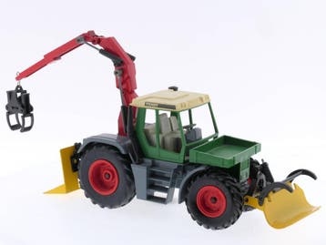 Schaal 1:32 SIKU 3857 Fendt Xylon Bosbouwtractor #5112, Hobby en Vrije tijd, Ophalen of Verzenden, Zo goed als nieuw, SIKU