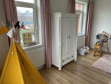 Zeer veel Brocante commodes met bijpassende kasten, Zo goed als nieuw