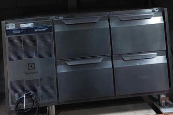 Occasion Electrolux koelwerkbank 4 Lade 290L, Ophalen, Gebruikt
