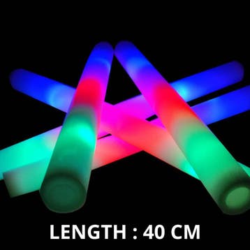 LED FOAM STICKS – MULTICOLOR 40CM ( laagste prijsgarantie ), Ophalen of Verzenden, Nieuw, Feestartikel, Carnaval