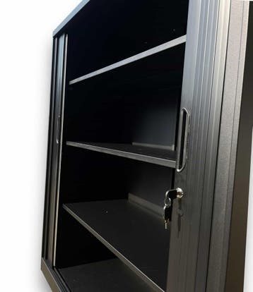 Roldeurkast (staal) mat zwart inclusief slot (140x120x45), 100 tot 150 cm, Verzenden, 100 tot 150 cm, Zo goed als nieuw