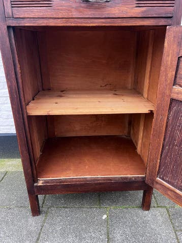 leuk oud eiken kastje met deurtje en lade, 70 x 48 x110 cm