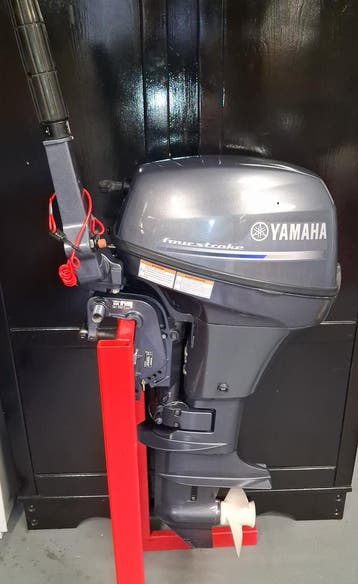 Yamaha 8 pk , 4-takt , kortstaart , stuurknuppel , netjes !!, Ophalen, Gebruikt