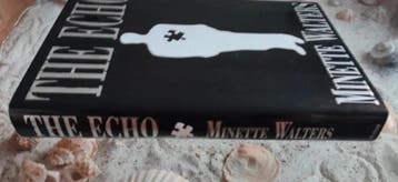 Minette Walters - The Echo, Zo goed als nieuw, Minette Walters
