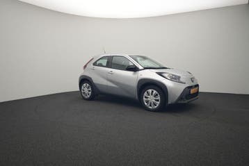 Private Lease - Toyota Aygo X - 1.0 VVT-I MT play 5d, Gebruikt, Met garantie (alle), Aygo X, Handgeschakeld