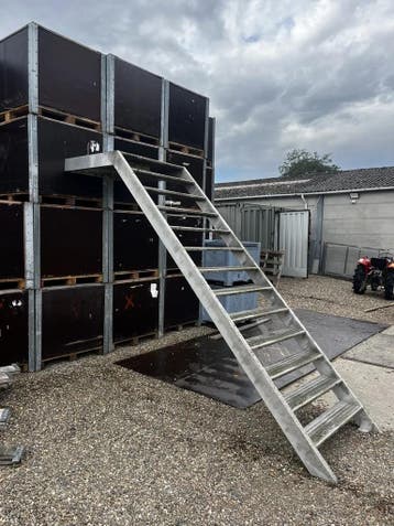 Aluminium bordes trap 107x250cm (Diverse), Verzenden, Nieuw