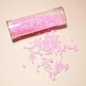 Gutermann staafjes 2mm licht roze 10gr. (Gutermann kralen), Ophalen of Verzenden, Nieuw, Kraal