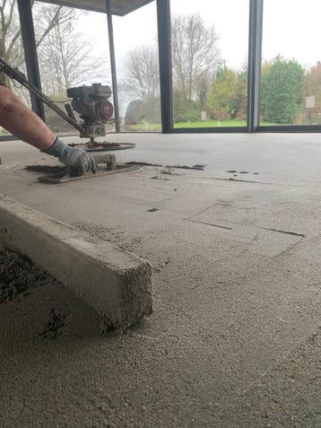 Cementdekvloer nodig? Strak gelegd – snel beschikbaar!, Garantie, Vloerbewerking of Renovatie