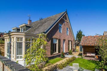 Te huur: Huis Neuhuijsweg in Laren, Laren, Noord-Holland