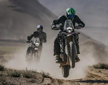Royal Enfield Motoren – Proefrijden bij Rikkers Heelweg, Motoren