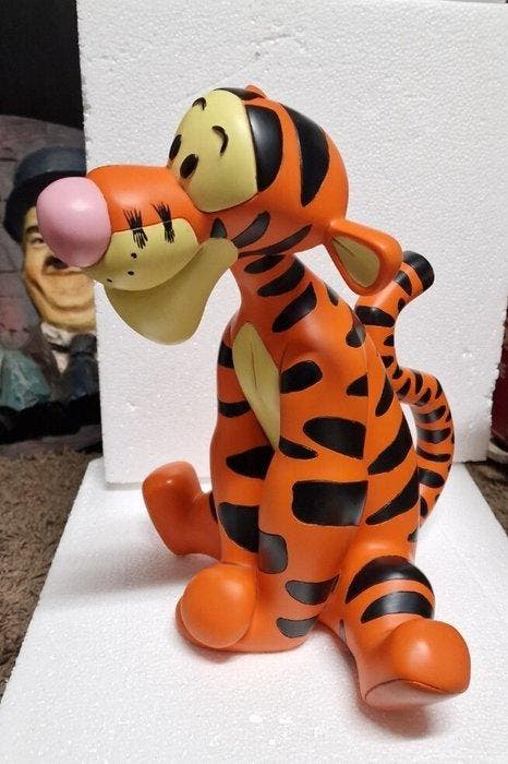 Tigger Sitting 36cm Retired Cartoon Comic Statue - 1, Verzamelen, Disney