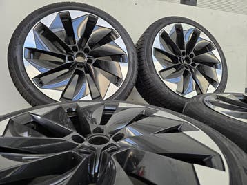 Skoda Enyaq VW ID4 ID5 BUZZ 21 inch Supernova winterbanden, Banden en Velgen, Nieuw, 235 mm, Personenwagen
