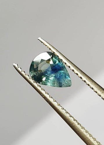 Saffier - 1.32 ct - Antwerp Laboratory for Gemstone Testing, Sieraden, Tassen en Uiterlijk, Edelstenen, Nieuw