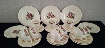 Wedgwood - Koffie- en theeservies (25) - Aardewerk