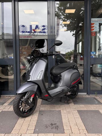 Vespa Sprint Brom E5 2023 | 8200km | Led | BTW | Garantie, Fietsen en Brommers, Overige modellen, Maximaal 45 km/u, Ophalen of Verzenden